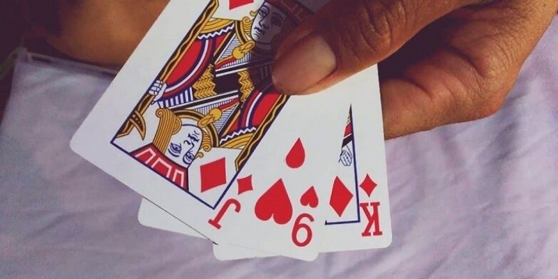 Phỏm Tại ST666 - Ván Bài Đỉnh Cao, Chinh Phục Thưởng Lớn 3 Cách nhận biết thời điểm đánh bài quyết định